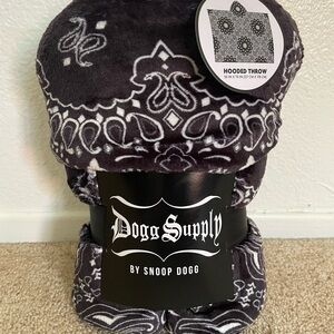 Snoop Dogg Hooded Throw Blanket